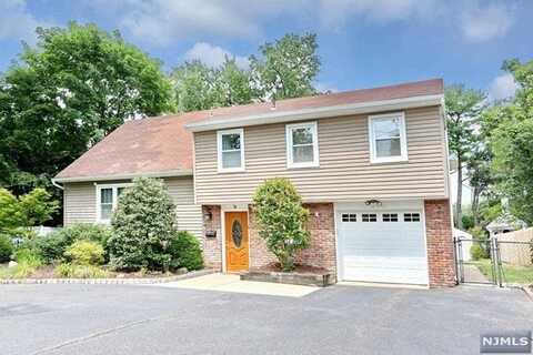 16 4th Avenue, Westwood, NJ 07675