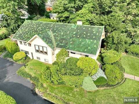 645 Lotus Avenue, Oradell, NJ 07649