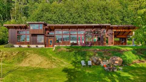 824 Chuckanut Dr, Bellingham, WA 98229