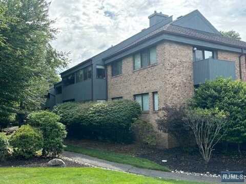 3221 Hilltop Road, Mahwah, NJ 07430