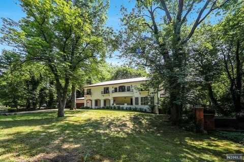 285 Arch Road, Englewood, NJ 07631