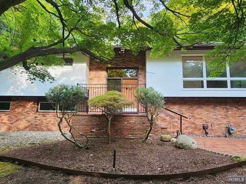 355 Valley Road, Haworth, NJ 07641