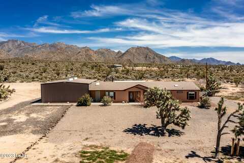 11078 Alvis Rd, Yucca, AZ 86438