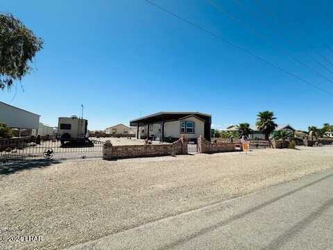 67636 65th St, Salome, AZ 85348