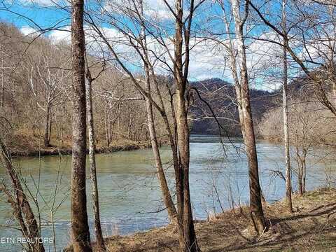 2817 Pawpaw Road, Thorn Hill, TN 37881