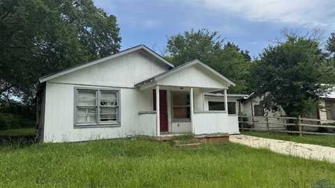 705 Wilson, Henderson, TX 75652