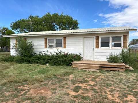 1904 8th Street, Tahoka, TX 79373