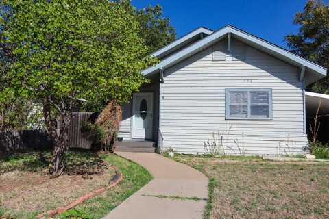 906 El Paso Street, Plainview, TX 79072