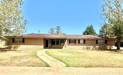 2500 3rd Street, Tahoka, TX 79373