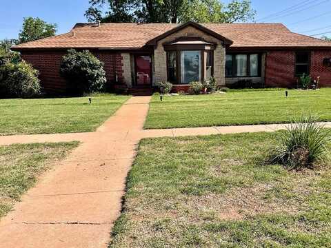 915 Main Street, Post, TX 79356