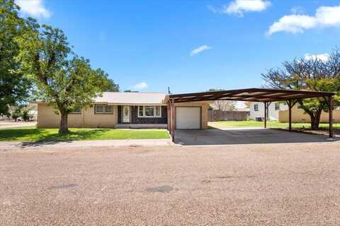 114 3rd Street, Plains, TX 79355