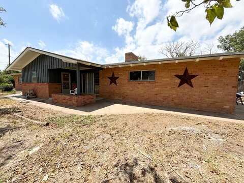 1715 Service Road, Abernathy, TX 79311