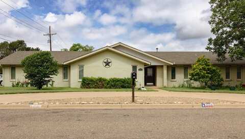 208 Holliday Street, Plainview, TX 79072