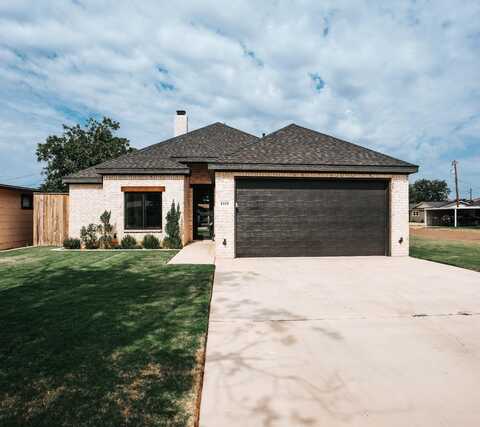 1319 Wayland Street, Plainview, TX 79072