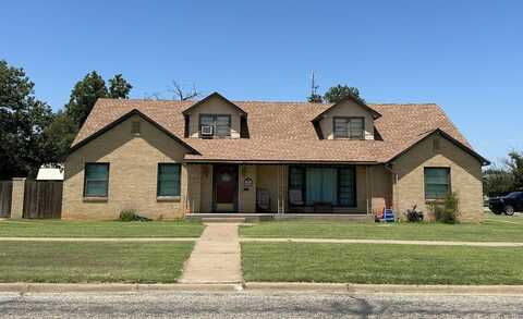 1500 W 9th, Plainview, TX 79072