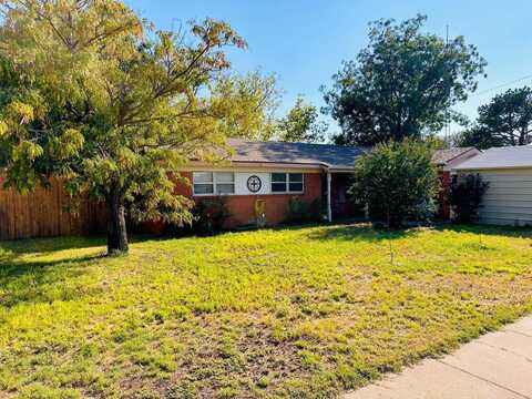 1010 1st Street, Earth, TX 79031