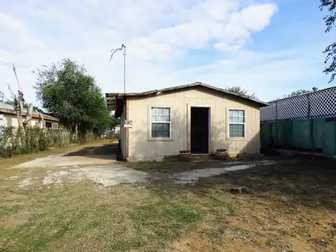 3204 Vicente St, Laredo, TX 78046