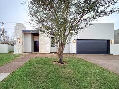 8723 Plantation East Dr, Laredo, TX 78045