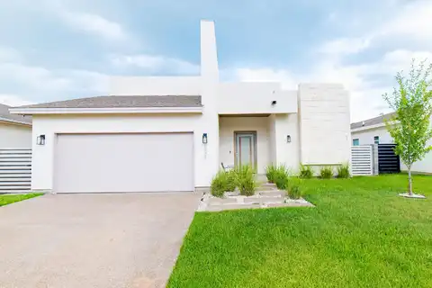 8903 Stream Ln, Laredo, TX 78045