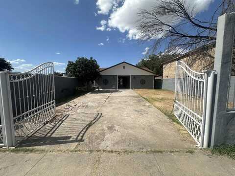 222 Segovia Dr, Laredo, TX 78046