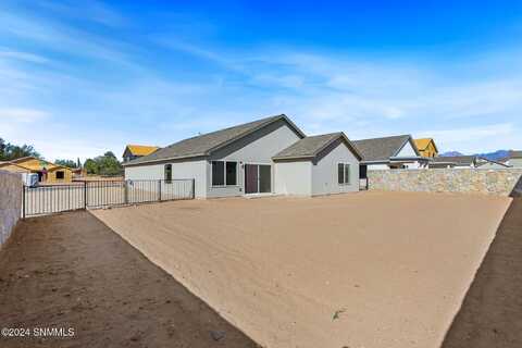 3552 Hibiscus Lane, Las Cruces, NM 88001