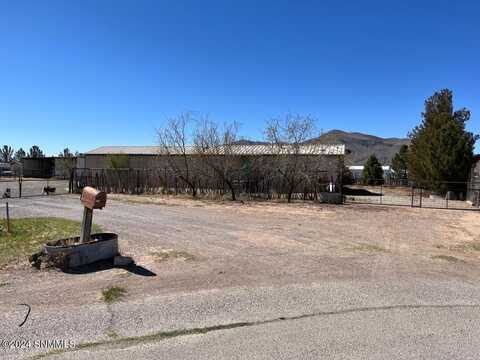 659 Fort Furlong Trail, Radium Springs, NM 88054