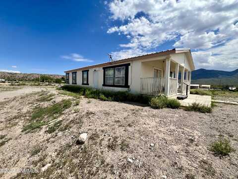 23 Seco Road, Caballo, NM 87931