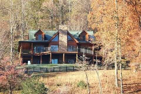 352 Little Wolf Creek Road, Williamsburg, KY 40769