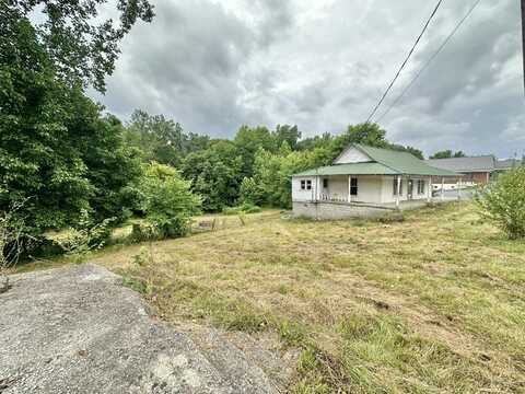 305 Lincoln Avenue, Irvine, KY 40336