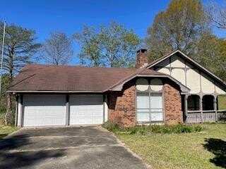 27 A Street, Bay Springs, MS 39423