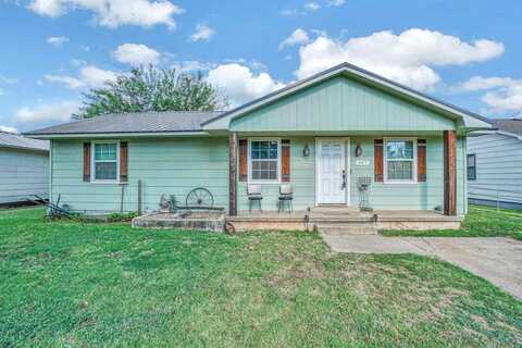 407 S 21st St, Frederick, OK 73542