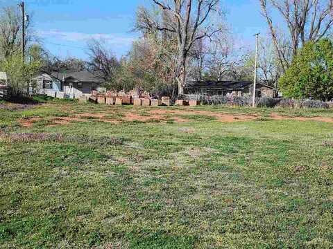 507 W South Dr, Fletcher, OK 73541