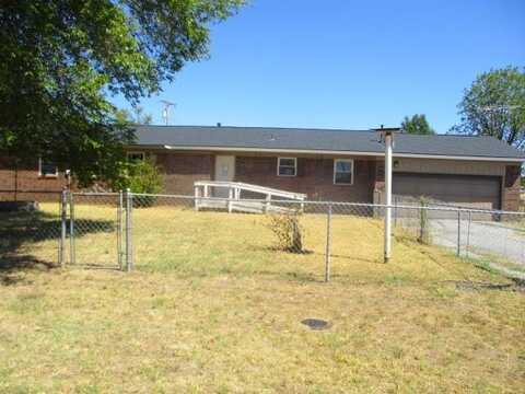 205 E 5th St, Manitou, OK 73555