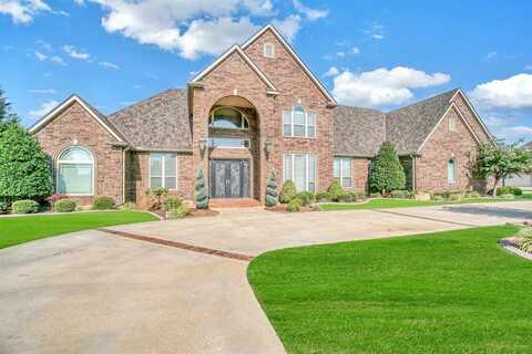 8212 NW Stonebridge Ct, Lawton, OK 73505