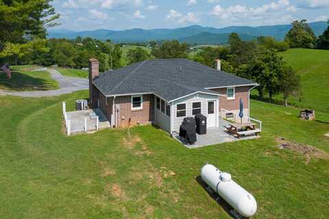 89 Claytor Ln, Glasgow, VA 24555