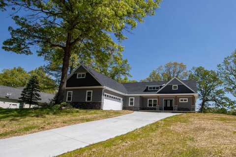 2078 SCENIC HILLS, Jackson, MI 49201