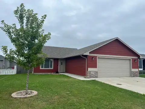 2504 Colton Ave, Yankton, SD 57078