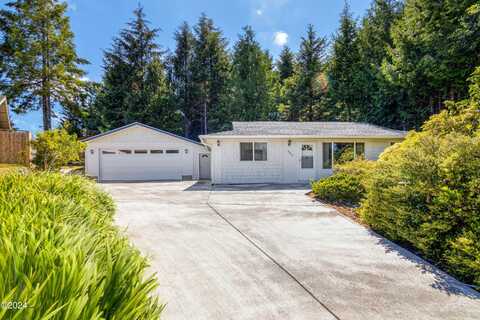 840 SE Ball, Waldport, OR 97394