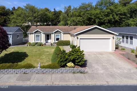 4602 SE Heron Loop, Lincoln City, OR 97367