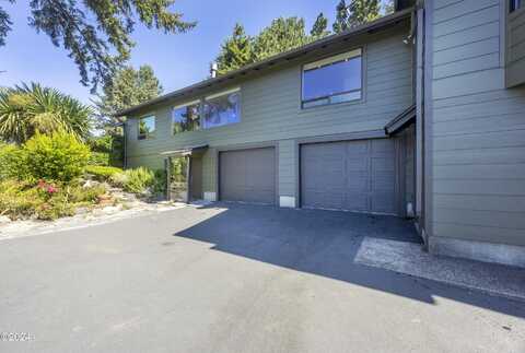 945 NW Estate, Seal Rock, OR 97376