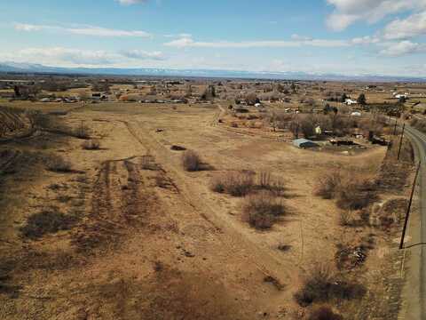 1111 Roza Drive, Zillah, WA 98953