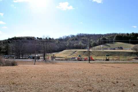 218 Ball Park DR, Hillsville, VA 24343