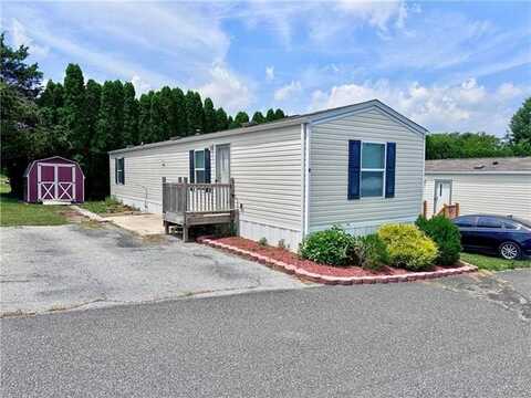 9 Woodland Lane, Longswamp, PA 19539