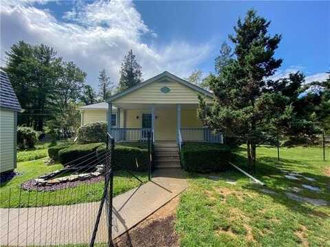 962 Seneca Street, Moore, PA 18014