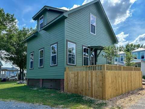 32 Carriage House Lane, Pike Road, AL 36064