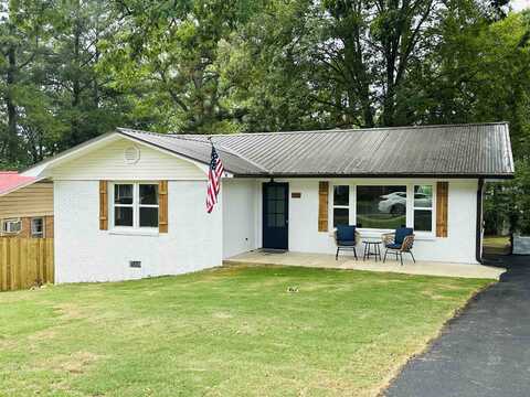 266 WOODLAWN, Selmer, TN 38375