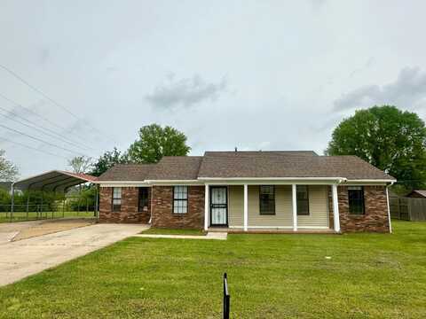 804 FAIRLAWAN, Bolivar, TN 38008