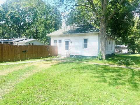 724 Miller Street, Nokomis, IL 62075