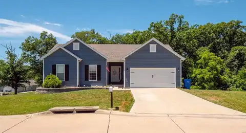 15 Shady Tree Court, Winfield, MO 63389