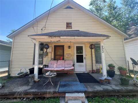 902 Baker Street, Hannibal, MO 63401